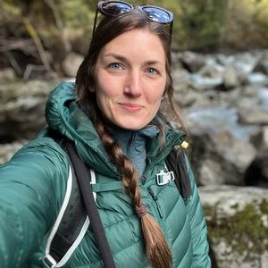 Meet your Posher, Alicia